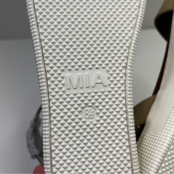 MIA Ellen Round Toe Platform sandals sand tan - 8.5 - Picture 11 of 13